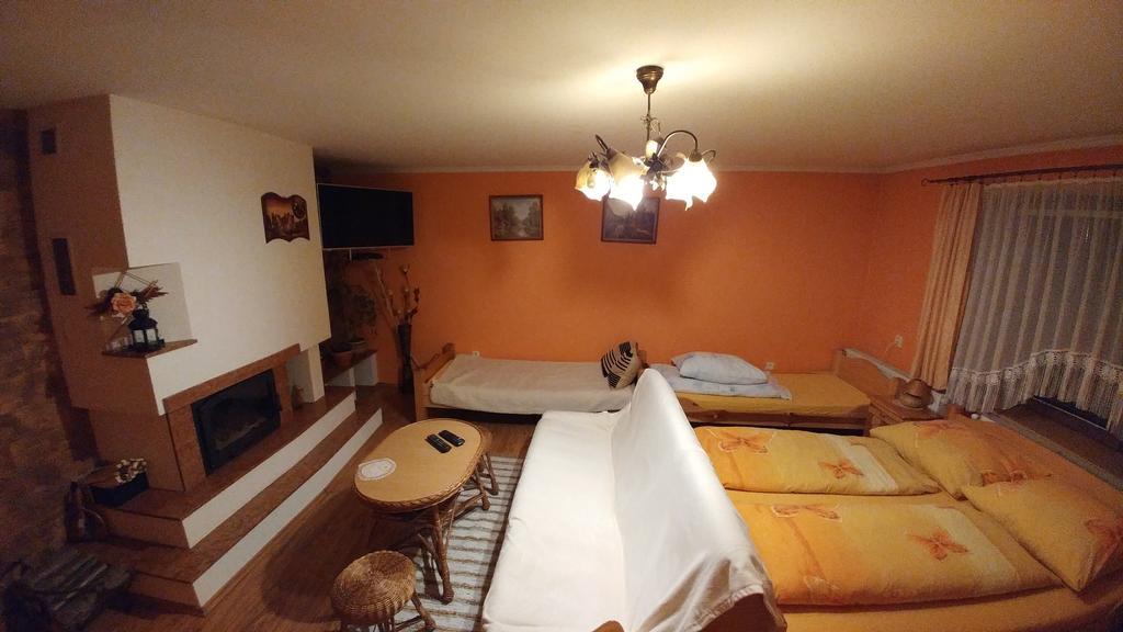 Privat U Zdenky Hotel Tvrdosin Exterior photo