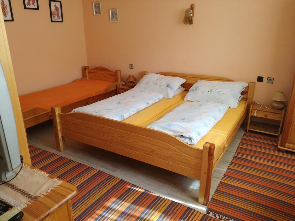 Privat U Zdenky Hotel Tvrdosin Exterior photo