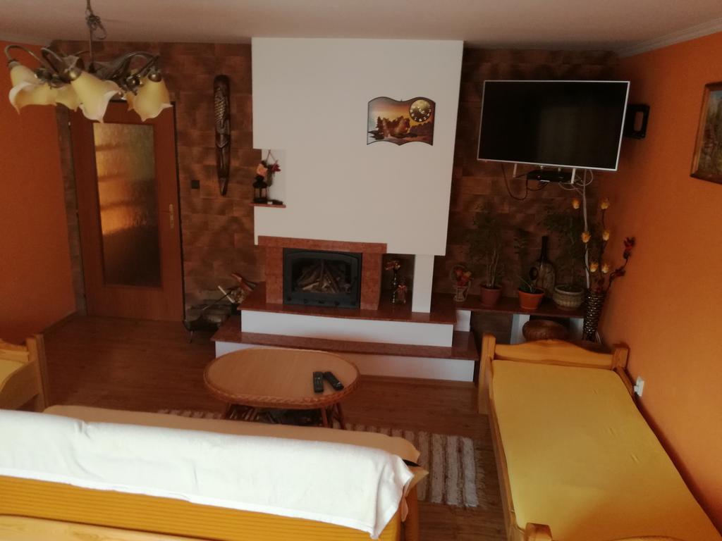 Privat U Zdenky Hotel Tvrdosin Exterior photo