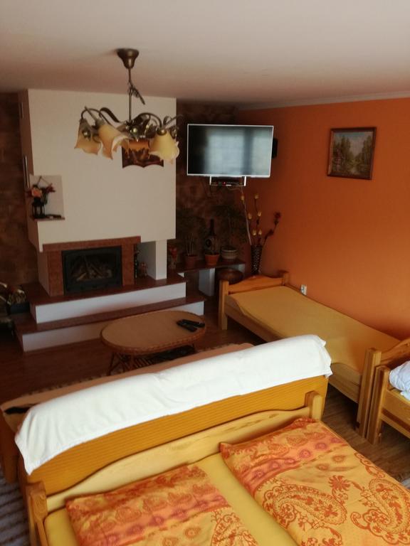 Privat U Zdenky Hotel Tvrdosin Exterior photo